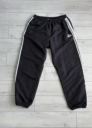 Черные мужские спортивные штаны лонсдейл lonsdale baggy casual black size l л размер брюки в стиле кэжуал британский дрел широкий крой багги оригинал