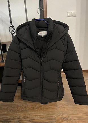 Жіноча курточка calvin klein