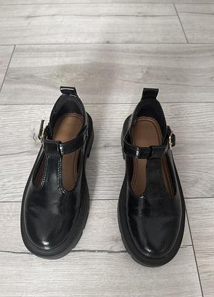 Туфлі zara