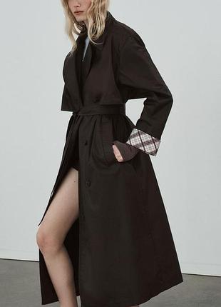 Жіночий довгий вощений плащ тренч zara з контрастними манжетами в клітинку