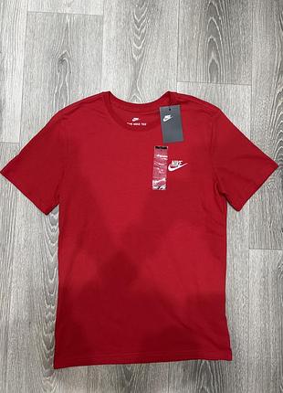 Нова футболка nike tee , у червоному кольорі , в розмірі s