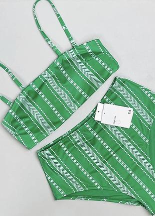 Купальник бандо з чашками