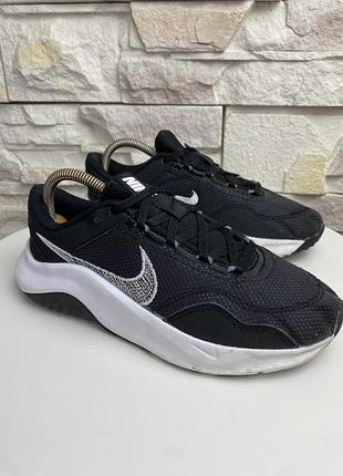 Оригінальні кросівки nike legend essential 3