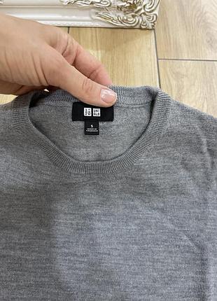 Діноча вовняна кофта uniqlo s/m