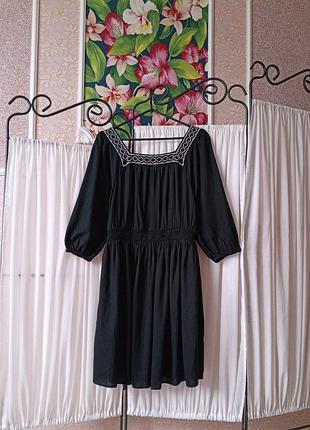 Стильне натуральне якісне чорне плаття з вишивкою m&s collection.