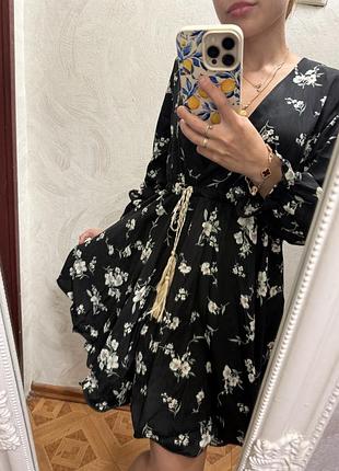 Сукня з завʼязками
