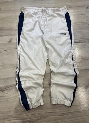 Світлі штани спортивки umbro vintage baggy