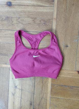 Спортивный топ nike