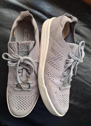 Серые повседневные кроссовки модели new balance 300 deconstructed nubuck (crt300dv) из перфорированного нубука с подошвой технологии revlite