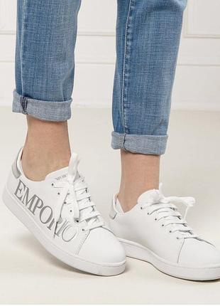Emporio armani обалденние кеди , кью ар код є