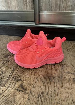 Кросівки рожеві на дівчинку  nike 25 розмір