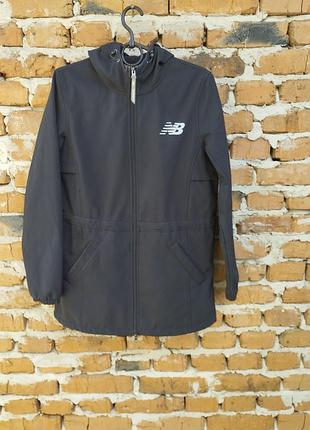Женская куртка ветровка new balance