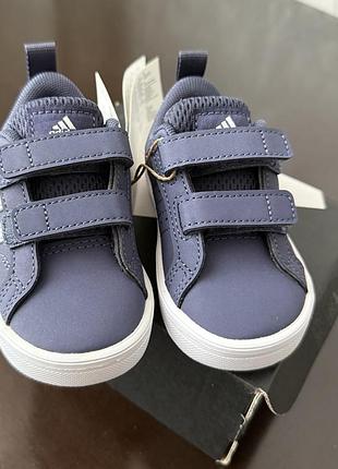 Кеди adidas нові, легкі, 13 см по устілці