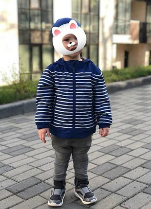Детская ветровка baby gap для мальчика в отличном состоянии.