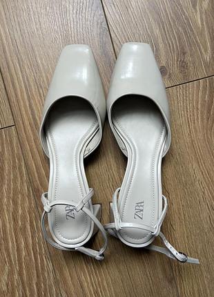 Zara босоніжки