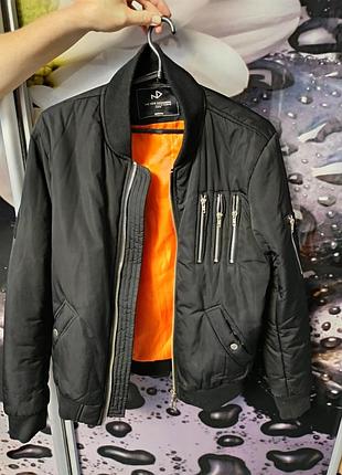Бомбер the new designers paris (розмір m) / куртка ma-1опис:продаю стильний оригінальний бомбер від відомого французького бренду the new designe