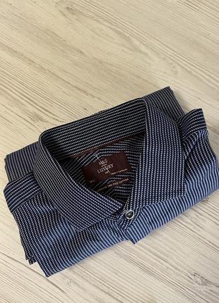 Темно-синя бавовняна брендова чоловіча сорочка marks & spencer із преміальної лінійки m&s luxury у приталеному крої slim fit