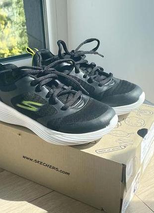 Кроссовки для мальчика черные sketchers