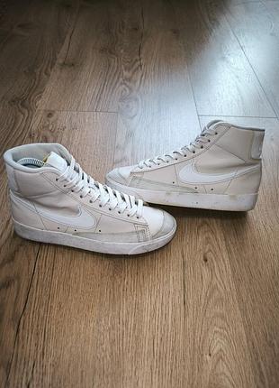Nike blazer mid