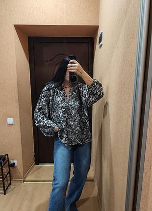 Натуральная блуза в анималистический принт