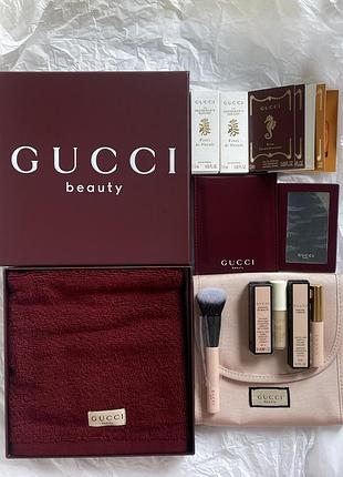 Подарунковий набір косметики та аксесуарів gucci