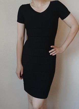 Люксова сукня alaia облягаюча силуетна