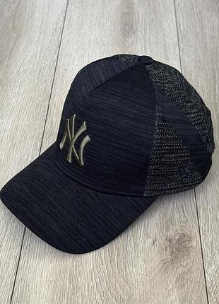 Кепка тракер new era yankees
