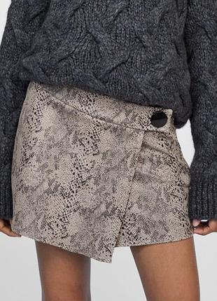 Zara спідниця зміїний принт, шорти зара