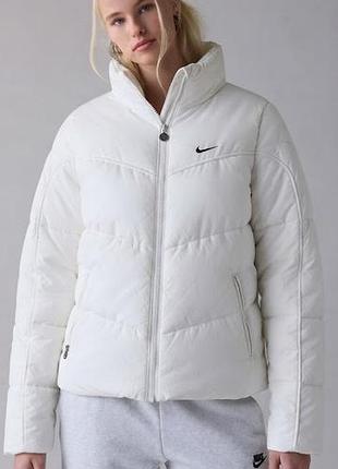 Стильный винтажный пуховик nike