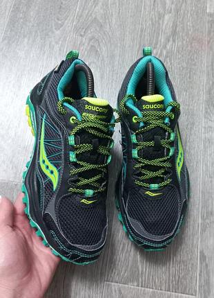 Фирменные кроссовки saucony