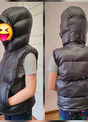 Жилет nike therma-fit для мальчика в  идеальном состоянии