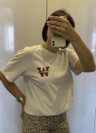 Біла футболка вільного крою “w”