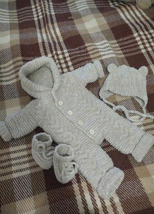 В'язаний комбінезон для немовляти