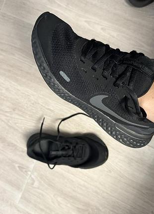 Кросівки nike revolution