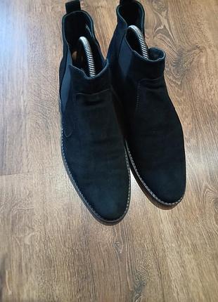Продам чоловічі замшеві черевики бренду martin