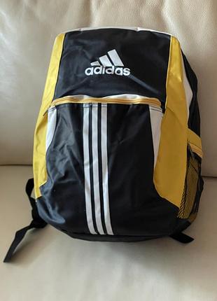Рюкзак новый adidas p. 41 • 30 • 17 см.