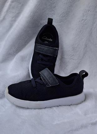 Дитячі кросівки clarks моделі ath flux t у темно-синьому забарвленні. 25р.