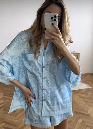 Шовк костюм з шортами s