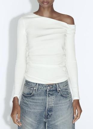 Лонгслів zara асиметричний молочний