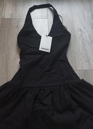 Платье bershka 
абсолютно новая с биркой 
размер s-m