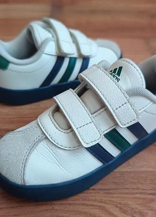 Оригинальные adidas р27 длина стельки по факту 17.3см