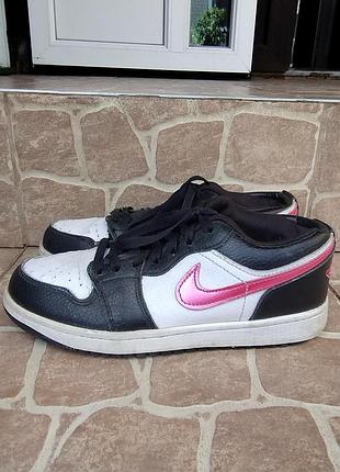 Кроссовки женские оригинальные nike air jordan low 1.