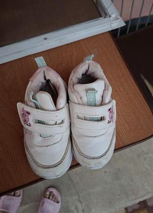 Продам кросівки 24 р