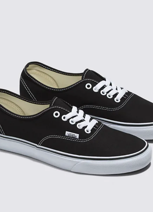 Классические низкие кеды vans authentic в черно-белой расцветке.38 р оригинал