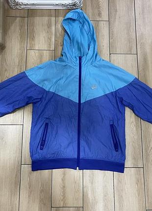 Жіноча вітрівка nike s