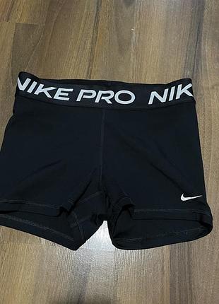 Спортивні шорти nike