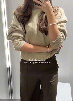 Светр бежевий з високою горловиною zara