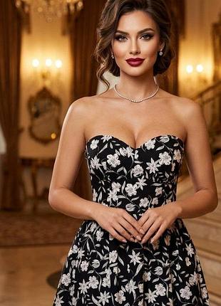 Платье мини бренда cameo rose, с селеконовой полоской и мягкими чашками,с цветочным принтом сзади на резинке🌹