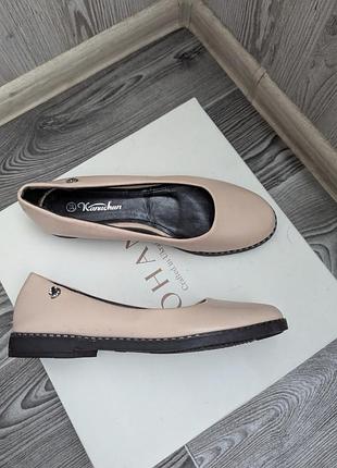 Балетки бренда kanuchun 38(23,5 см. размера бежевого цвета