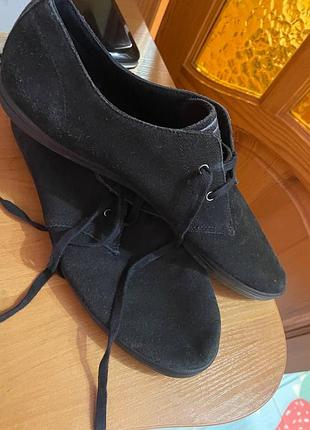 Оригінальні замшеві черевики fred perry високоякісна натуральна замша чорного кольору.  розмір: eu 46 . довжина устілки  29 см.